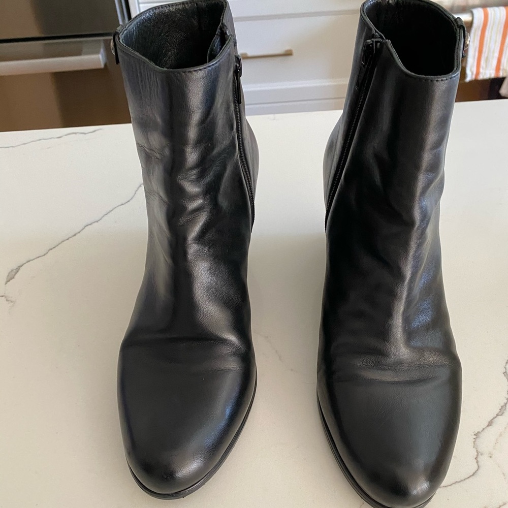 Stuart Weitzman Black Leather Ankle Boots, 10.5